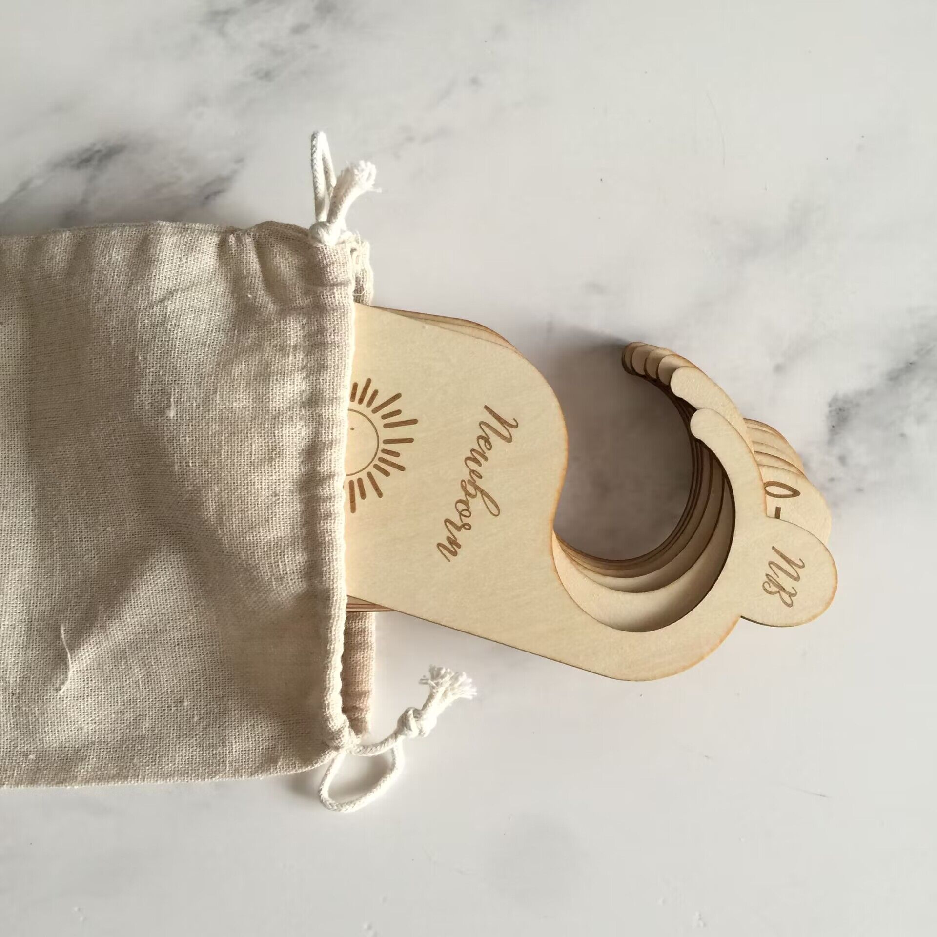 Wooden Baby Closet Size Divide - Baby Clothing Hanger Dividers 评论和价格